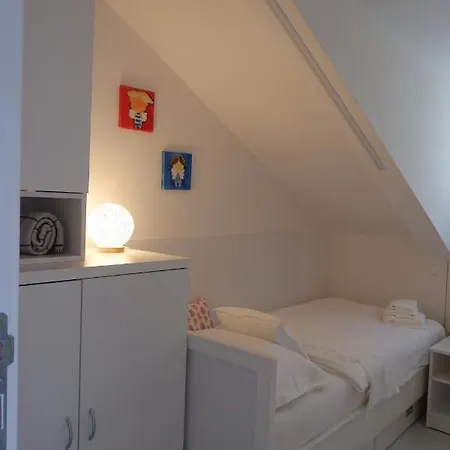 Viewpoint Apartment *